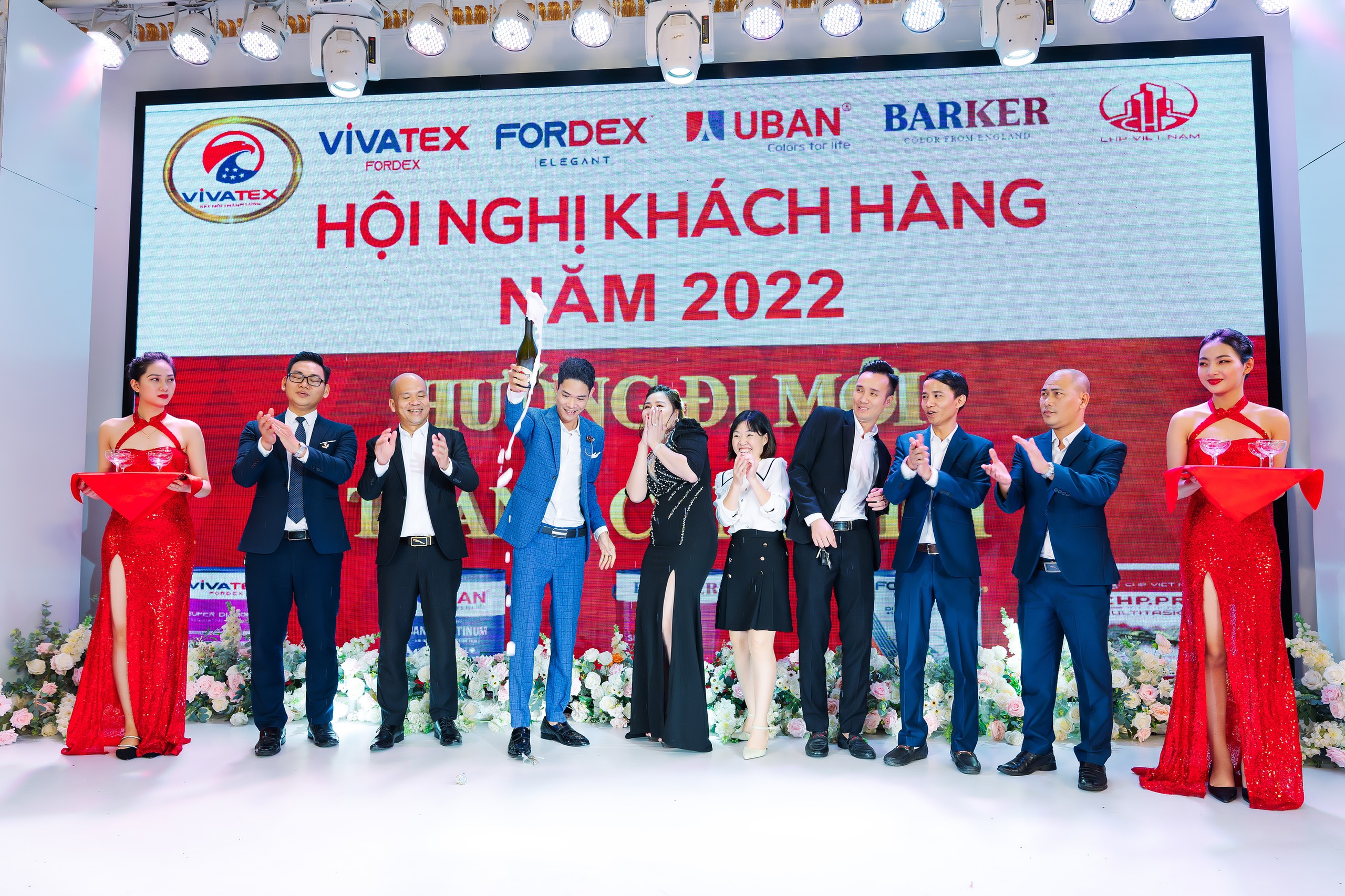 CTCP Tập đoàn Vivatex Việt Nam tổ chức thành công Hội nghị khách hàng năm 2022 với chủ đề " HƯỚNG ĐI MỚI - THÀNH CÔNG MỚI"